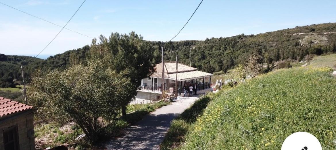 Farmhouse Volimes Bagian luar foto